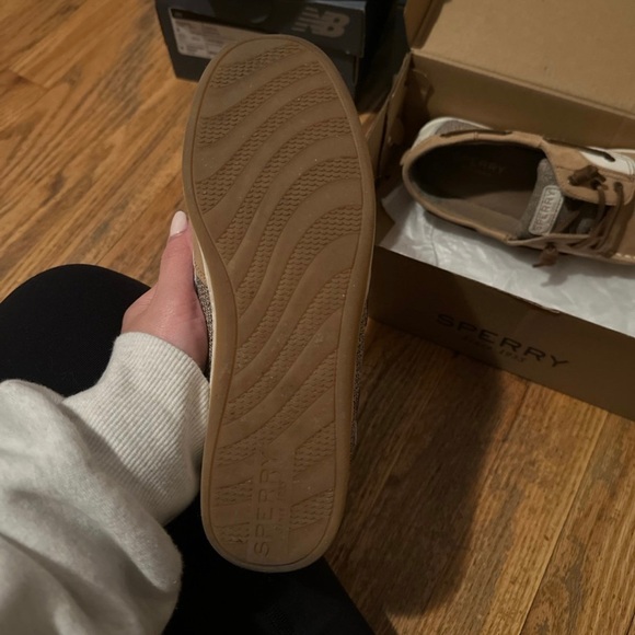 Sperry - Picture 4 of 5